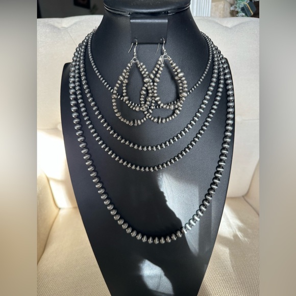 ✨Navajo Grey Western/Bohemian Necklace set Earrings and Necklace✨ - Picture 2 of 8